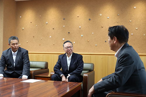 以前は、日本情報通信株式会社の購買企画課長としてITサービスを手掛けていた
