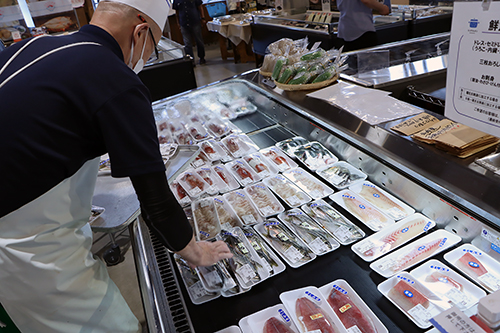 道の駅センザキッチンの店頭に並ぶ