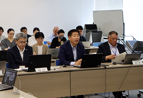 江原市長が委員の活発な意見交換に感謝