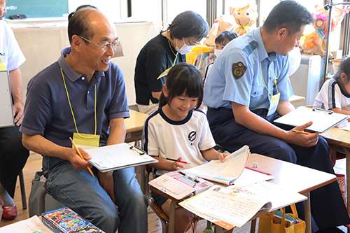 ２年生は「一りん車」というお話について考えました