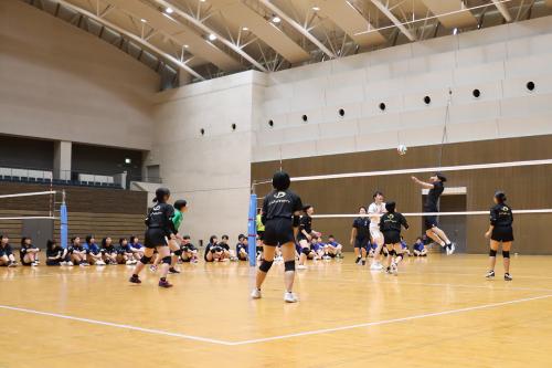 選手たちと一緒にゲームも
