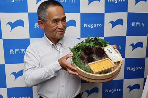 7月19日から大浦養殖アカウニの試験販売が始まります