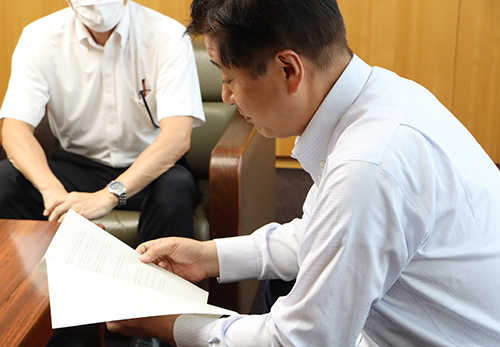 将来にわたって安定した経営を継続するためには、 下水道使用料改定についてはやむを得ないと判断されました。