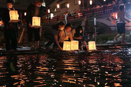 長門湯本温泉で納涼盆踊り大会が開催されました