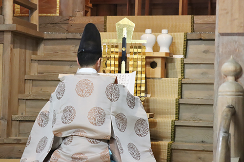 御所原大神宮の上田宮司により祝詞が上げられた