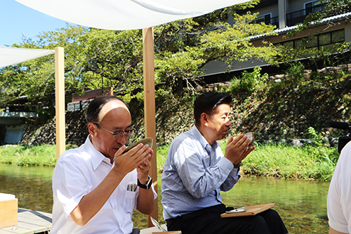 開催日初日には、川床喫茶やギャラリートークが開催