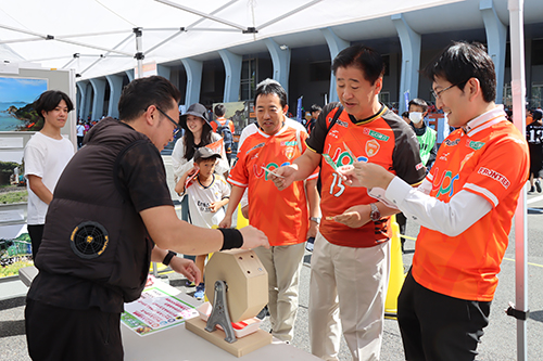 山陰本線PRブースで江原市長も抽選会に参加