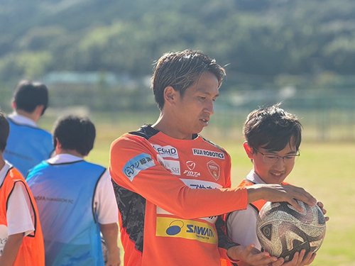 沼田選手とトレーニングする生徒