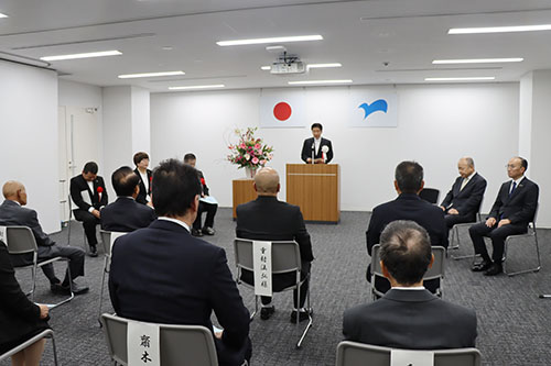 今年度は自治、社会福祉、社会活動、教育、保健衛生の5種13人が表彰された