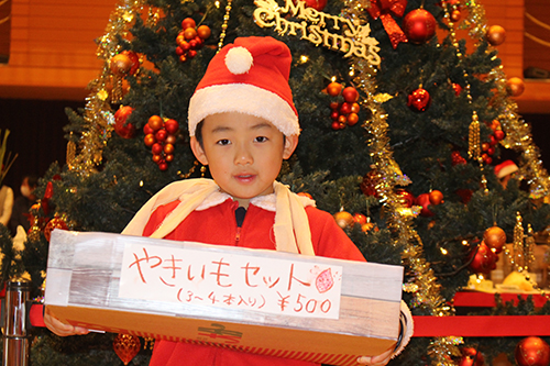 「来んかねｉｎラポールゆや　Christmas　market」が開催されました