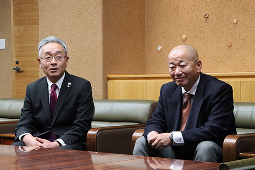 地域住民の協力を得ながらサバー送りを維持・継承してきた上田会長と下瀬副会長