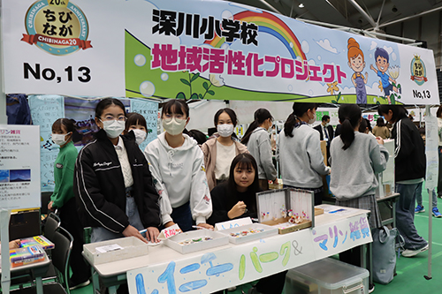 深川小学校児童によるブースも出店