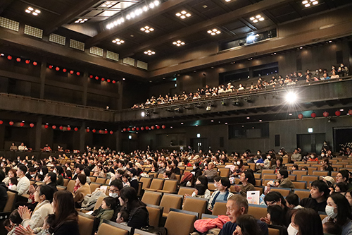 2公演で市内外から約1,100名が来場した