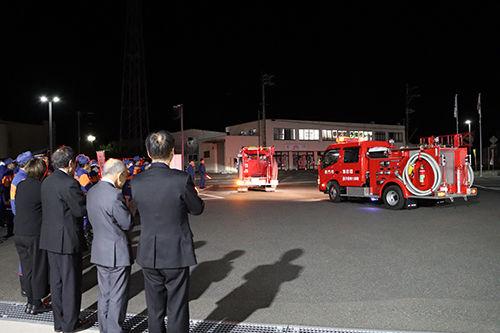 出席者は各方面に出発する車両を見送りました