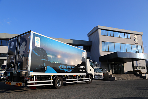 フジミツ株式会社が新たにラッピングトラックを追加導入しました