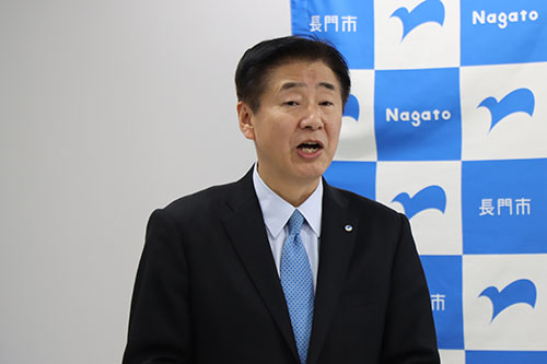 連携により事業が成果を上げ長門市を活性化させたいと話す江原市長