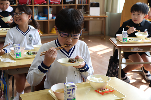 「学校給食・くじら交流の日」が下関市と長門市で開催