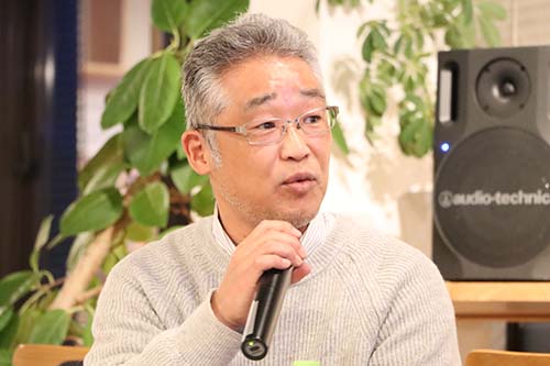 来賓の坂田市民活動推進課長が、お祝いの言葉を送った