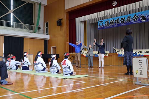 最後に保存会の方々が鯨唄を披露しました