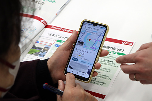 LINE、地図アプリ、キャッシュレス決済などについて学びました