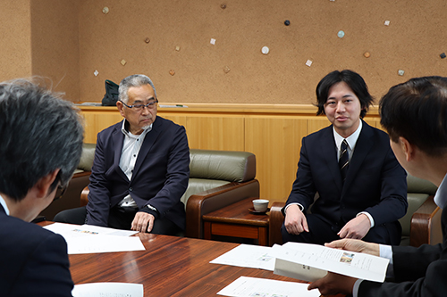 「3年間充実した活動だった」と報告