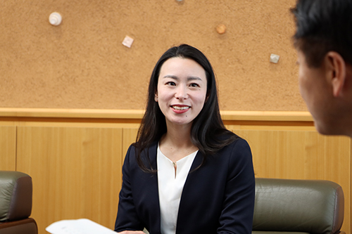 埼玉県久喜市から長門市に来られ、木育担当として活動する沖津さん