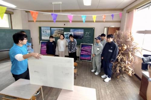 棚田景観保存会の活動の説明を受ける