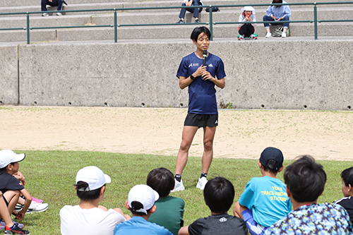 参加者の質問に答える神野選手