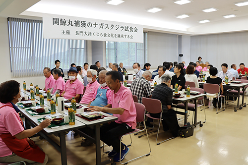 スタッフや市民など約50人が参加