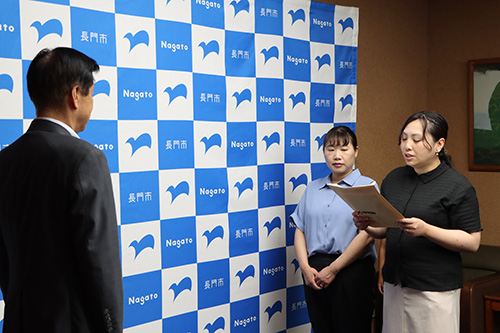 平和要請を行う様子