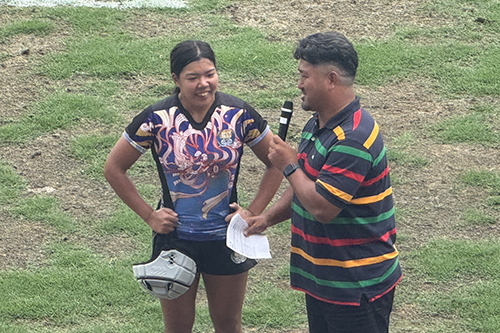 試合後にインタビューを受ける藤崎選手