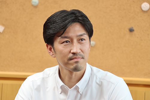 長門市のみなさんに勝利を届けたいと話す渡部社長