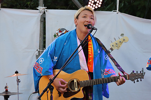 シンガーソングライターＹｏｕさんによるギターライブ