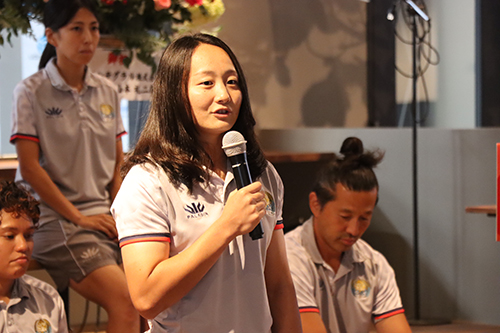 選手を代表してあいさつする平野優芽選手