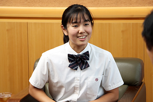 準優勝報告をする岡村さん