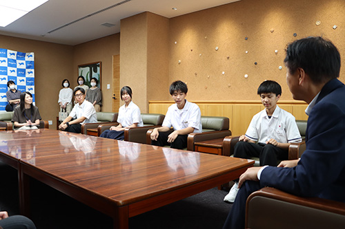 報告会の様子