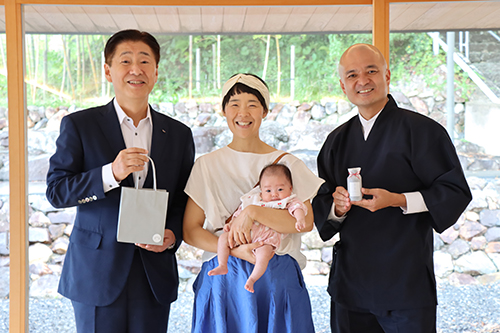 贈呈式後に記念撮影