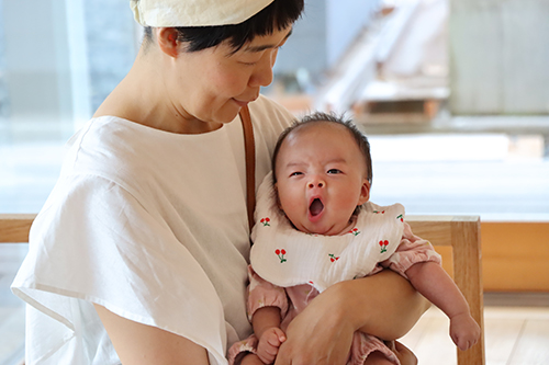 産湯を受け取った國重さん
