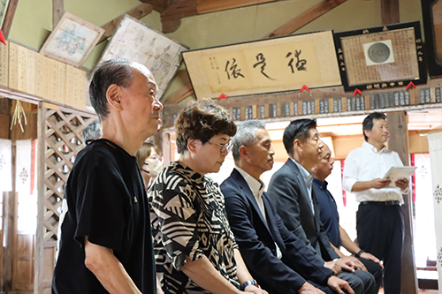安全祈願祭には関係者ら7人が参列