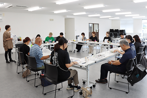 「子育て世代の体験座談会」の様子