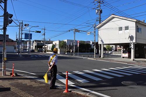 市役所前でも立哨