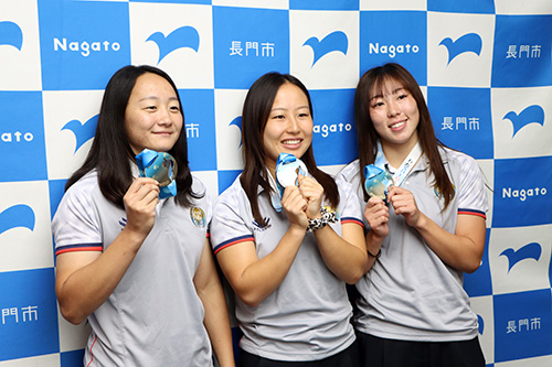 左から平野選手、室越選手、大谷選手