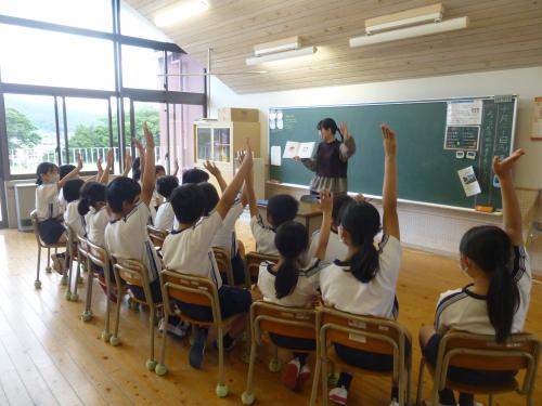 教員読み聞かせ