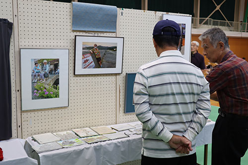 通地区の個人・団体の皆さんによる素敵な作品が展示