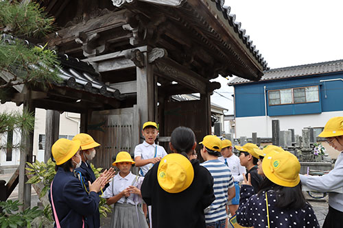 仙崎小学校、通小学校と下関市立名陵小学校の児童らが交流