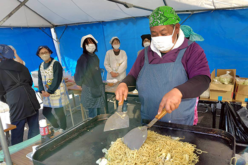 PTAによる焼きそば販売