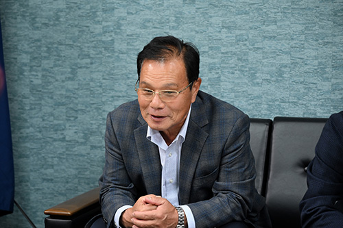 歓談される山根さん