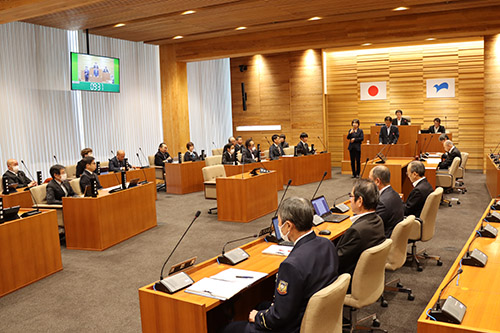 22議案が上程された