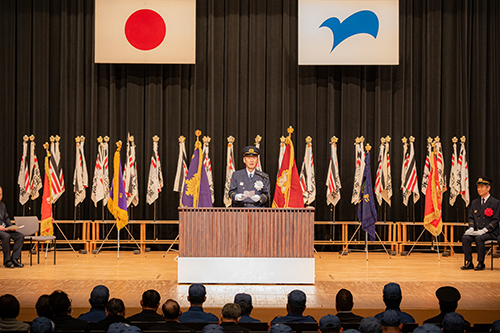 式辞を述べる江原市長