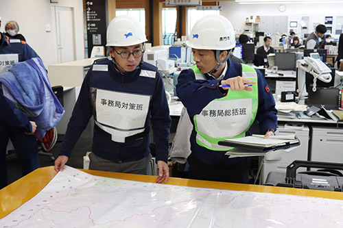 総括班から各班長へ指示